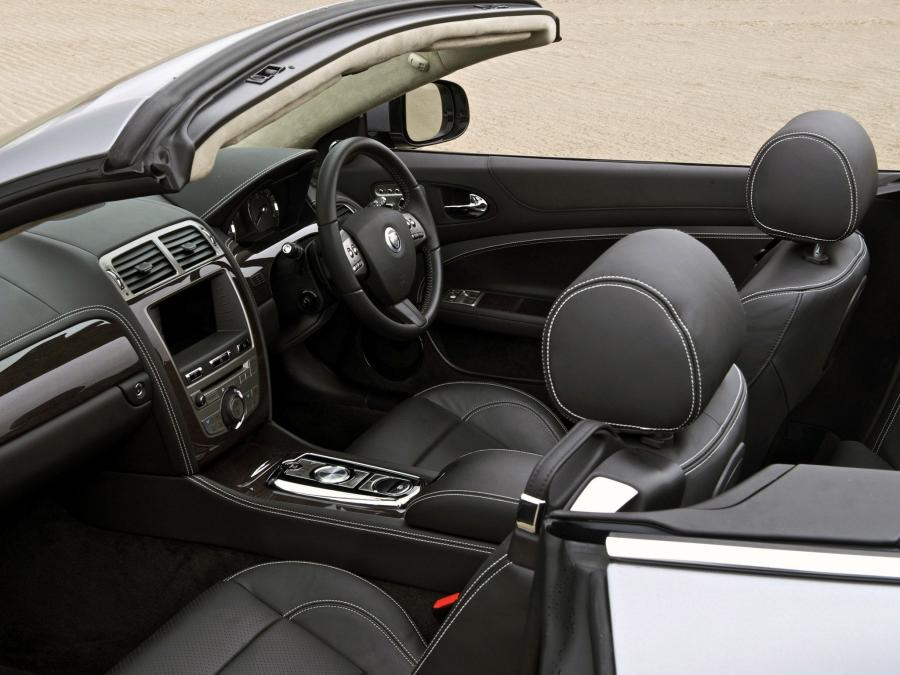  Jaguar XK Convertible 2009 года  (UK) (фото 2 из 16)